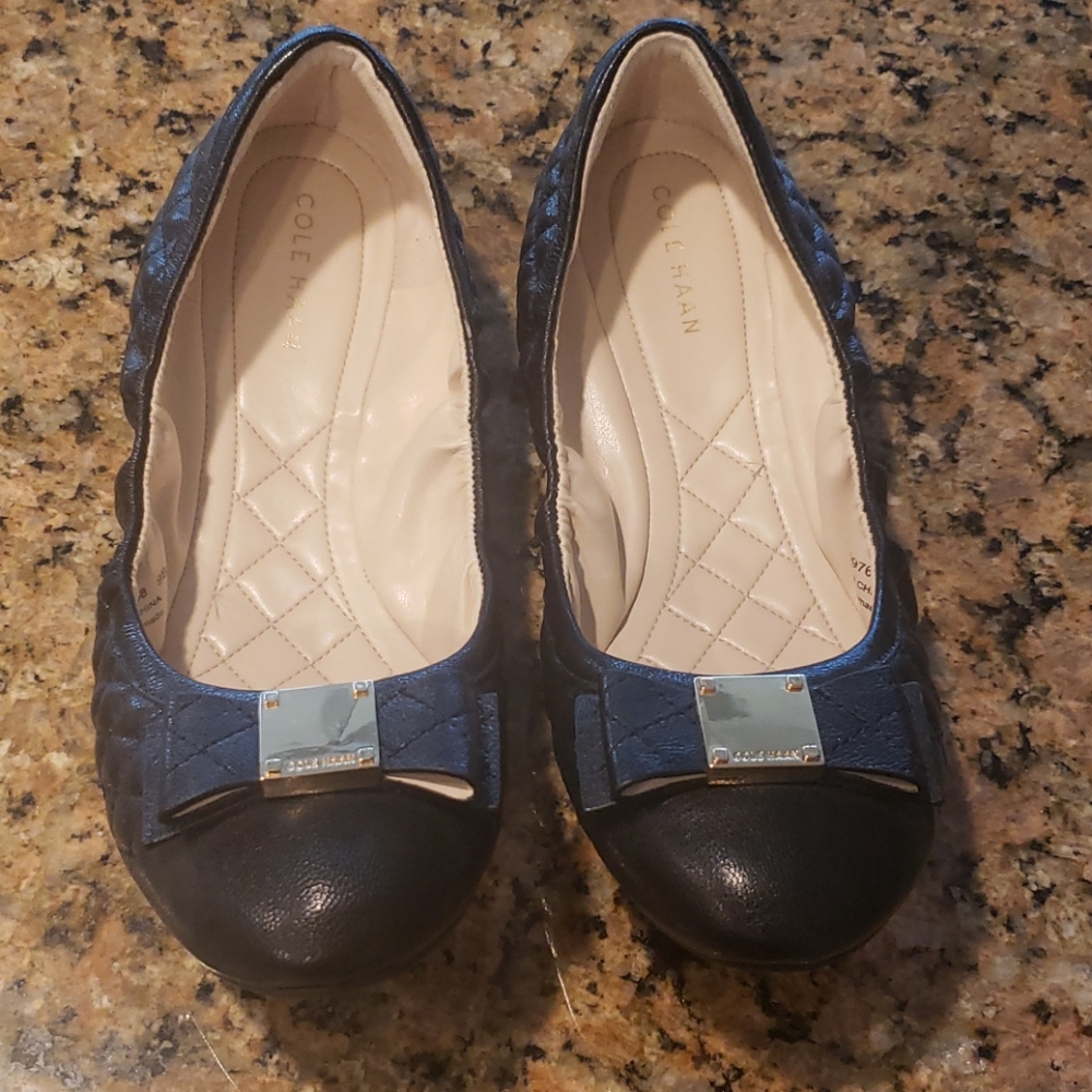 Cole Haan Black with Bow & gold metal